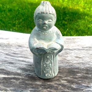 Isabel Bloom angel statue singer